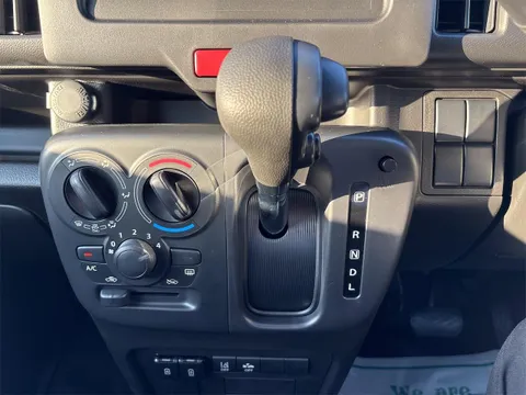 Nissan Clipper Van