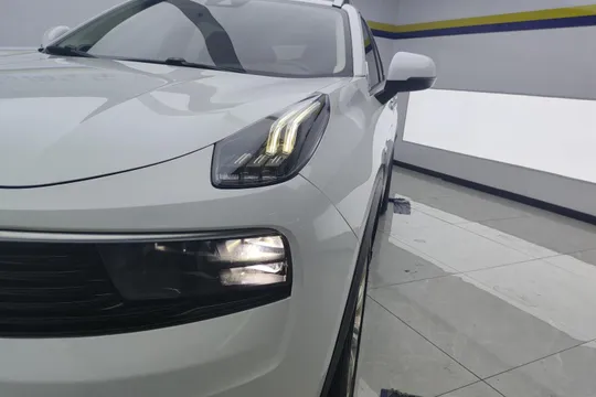 Lynk & Co 01