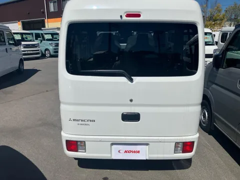 Mitsubishi Minicab Van