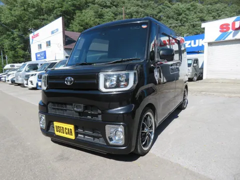 Toyota Pixis Mega