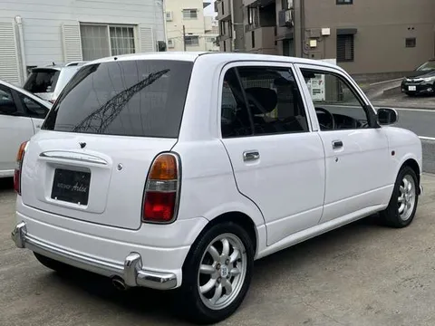 Daihatsu Mira Gino