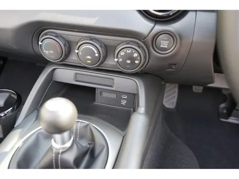 Mazda MX-5 (Roadster)