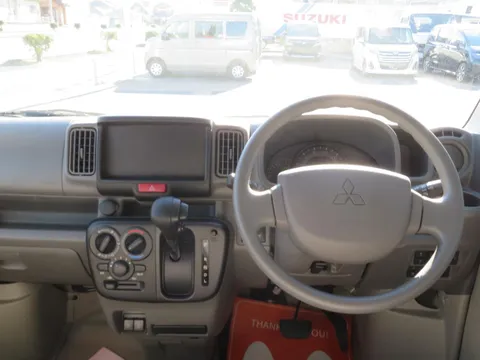 Mitsubishi Minicab Van