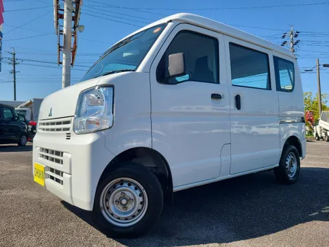 Mitsubishi Minicab Van