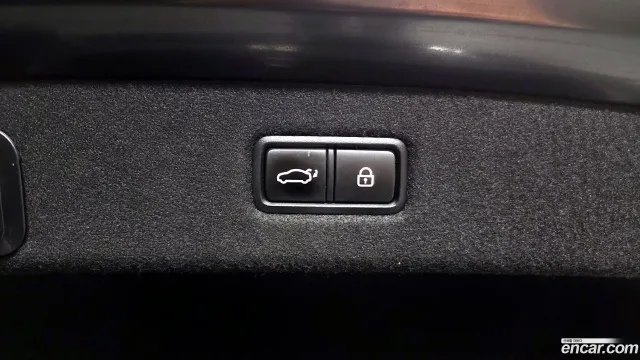 Genesis G90 (EQ900)