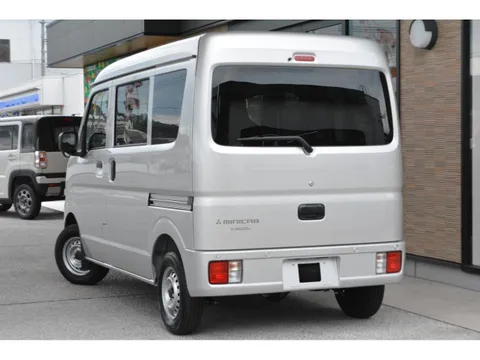 Mitsubishi Minicab Van