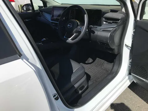 Nissan Note Aura