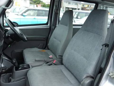 Nissan Clipper Van