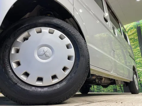 Mitsubishi Minicab Van