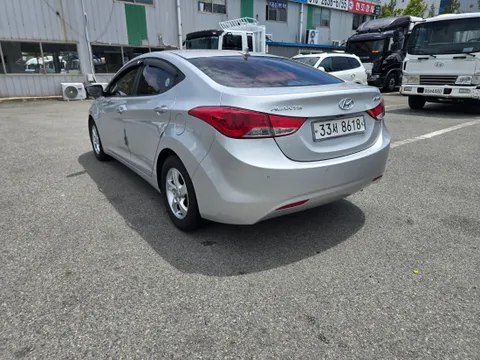 Hyundai Elantra (Avante)