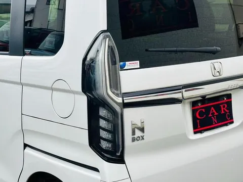 Honda N-BOX Custom