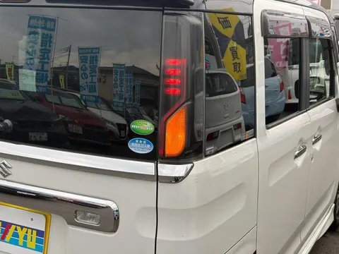 Suzuki Spacia Custom