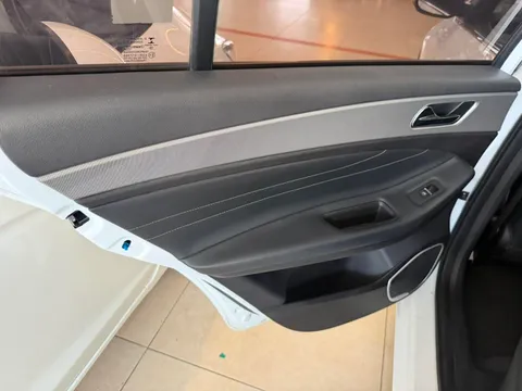 Chery Arrizo 5