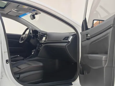 Hyundai Elantra (Avante)