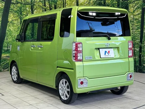 Toyota Pixis Mega