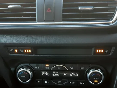 Mazda Axela Sport