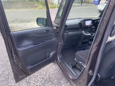 Honda N-BOX Plus Custom
