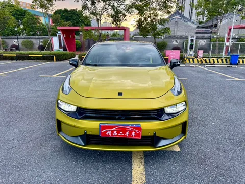Lynk & Co 03