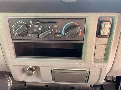 Mitsubishi Minicab Van