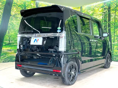 Honda N-BOX Custom