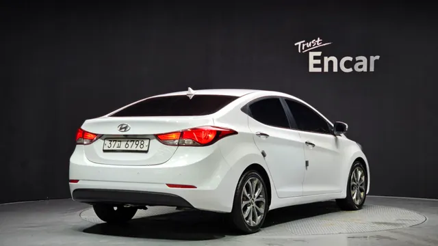 Hyundai Elantra (Avante)