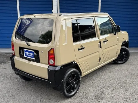 Daihatsu Naked