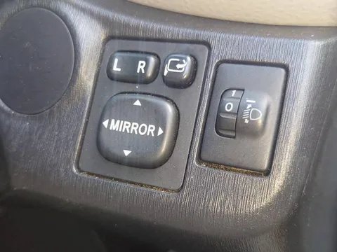 Toyota Yaris (Vitz)