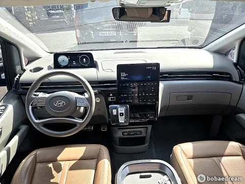 Hyundai Staria