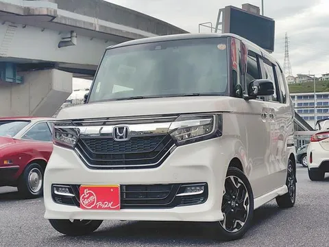 Honda N-BOX Custom