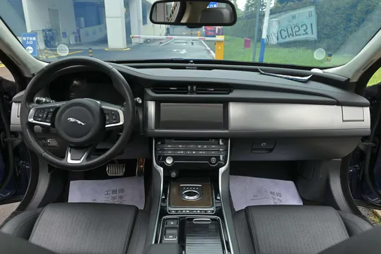 Jaguar XFL