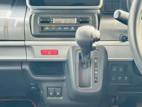 Suzuki Spacia Gear