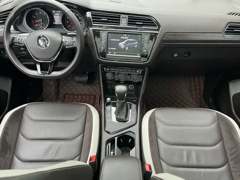 Volkswagen Tiguan L