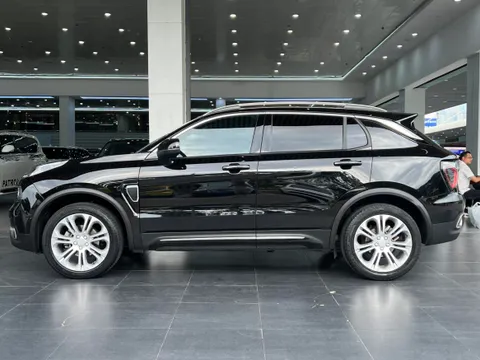 Lynk & Co 01