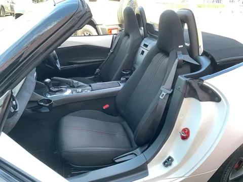 Mazda MX-5 (Roadster)