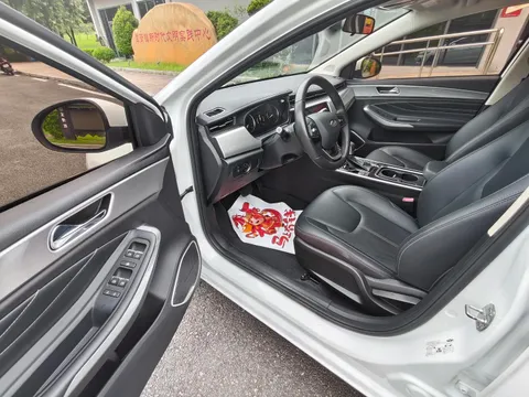 Chery Arrizo 5