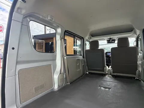 Nissan Clipper Van