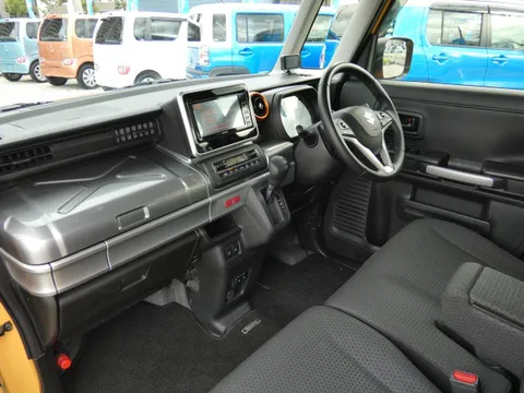 Suzuki Spacia Gear