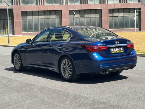 Infiniti Q50L
