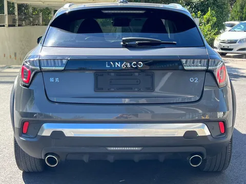 Lynk & Co Lynk & Co 02