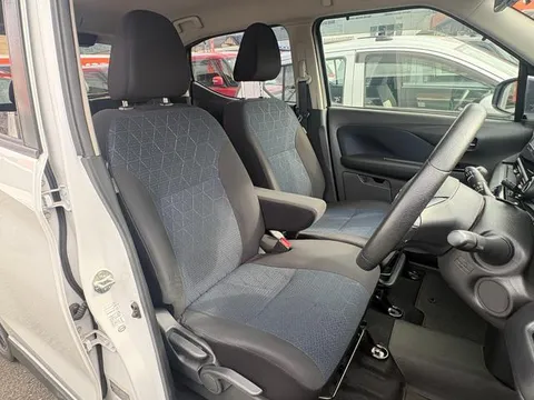 Mitsubishi eK X
