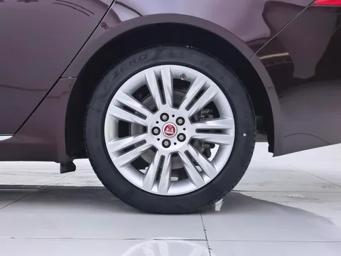 Jaguar XFL