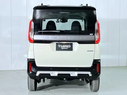 Mitsubishi Delica Mini