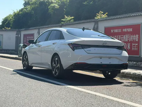 Hyundai Elantra (Avante)
