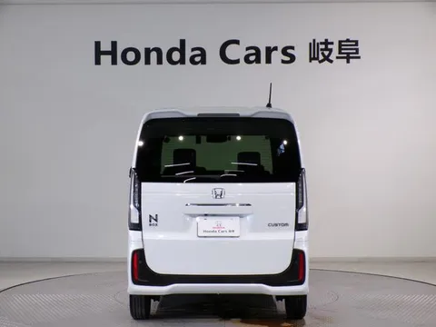 Honda N-BOX Custom
