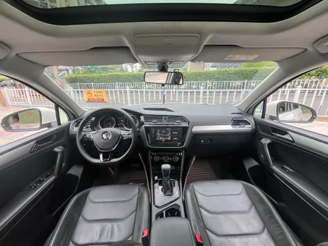 Volkswagen Tiguan L