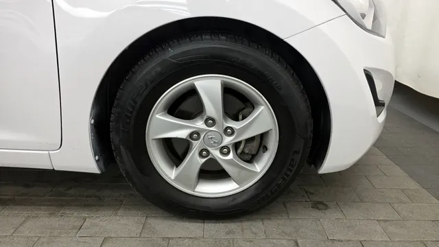 Hyundai Elantra (Avante)