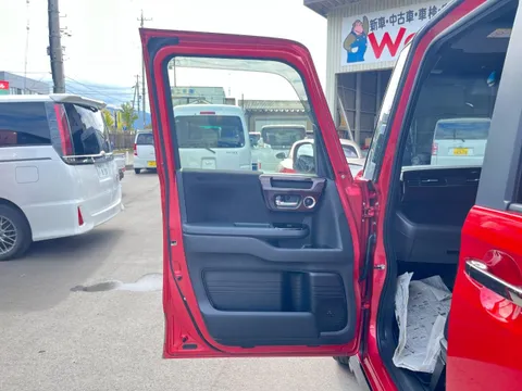 Honda N-BOX Custom