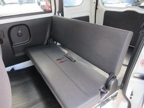 Nissan Clipper Van
