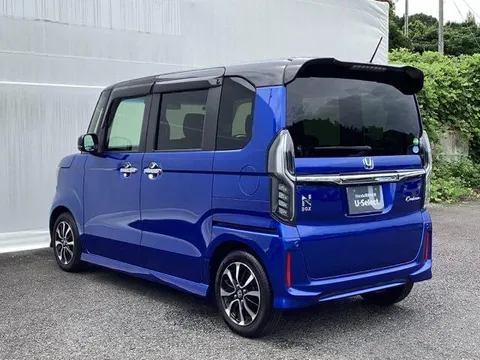 Honda N-BOX Custom