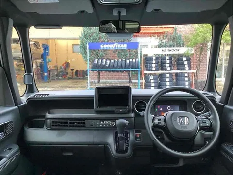 Honda N-BOX Custom